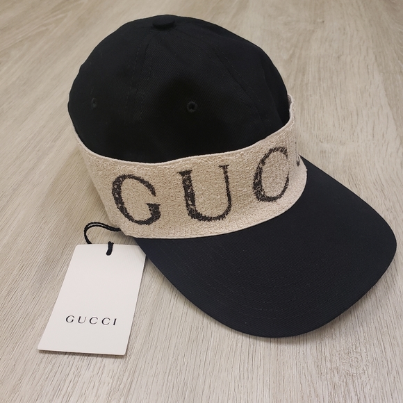 Gucci Accessories - Hat